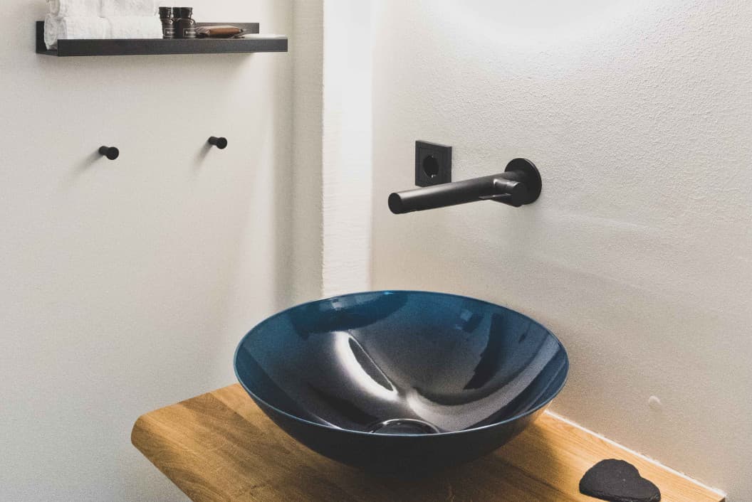 Zimmer mit Kingsize-Bett und Nischenbett