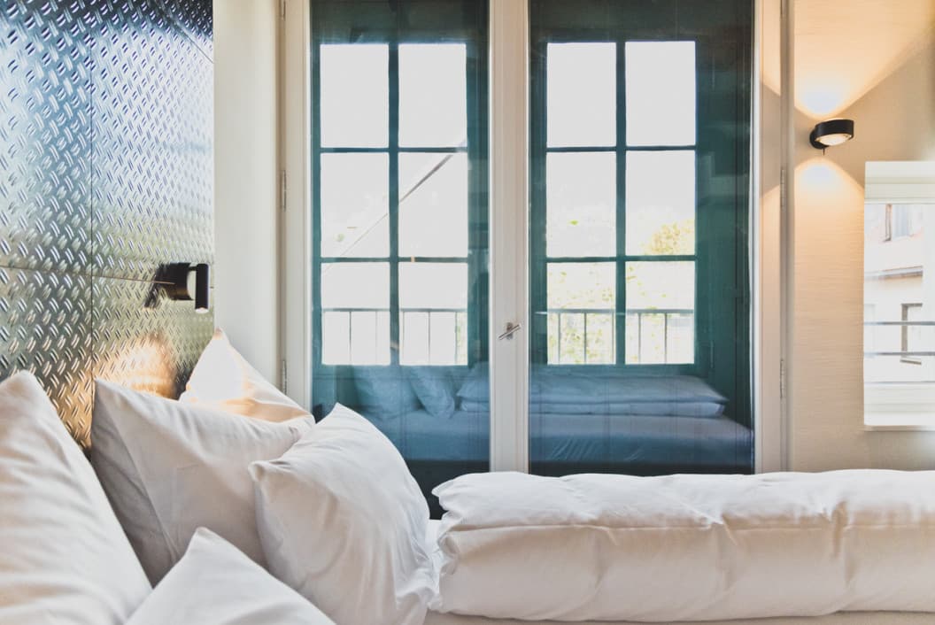 Zimmer mit Kingsize-Bett